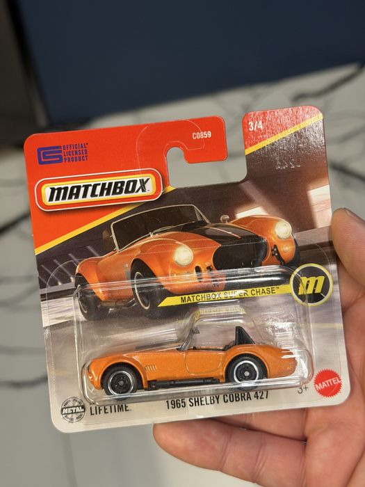 Matchbox 1965 Shelby Cobra 427 Super Chase jak Hot Wheels STH