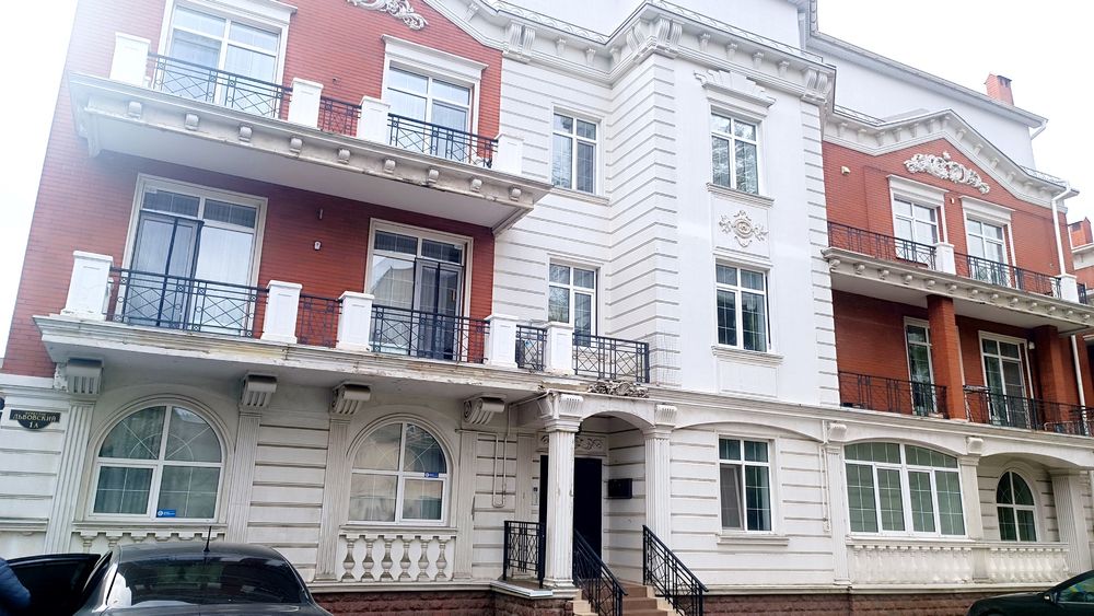 Продам красивую двухкомнатную квартиру в отличном районе