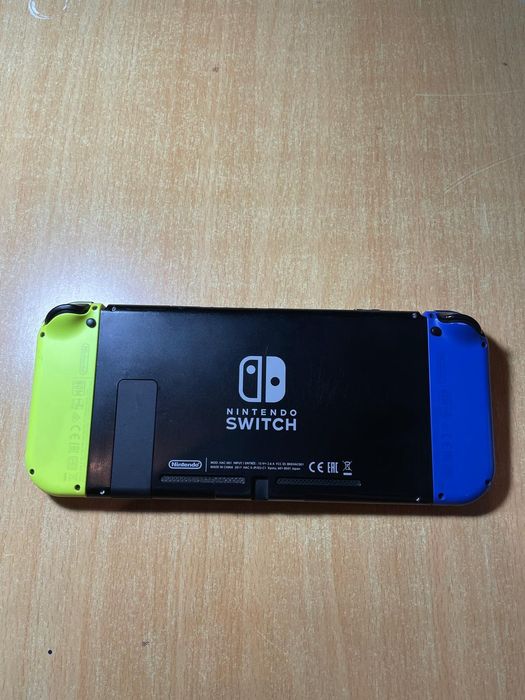 Nintendo Switch - Azul / Amarelo Néon
