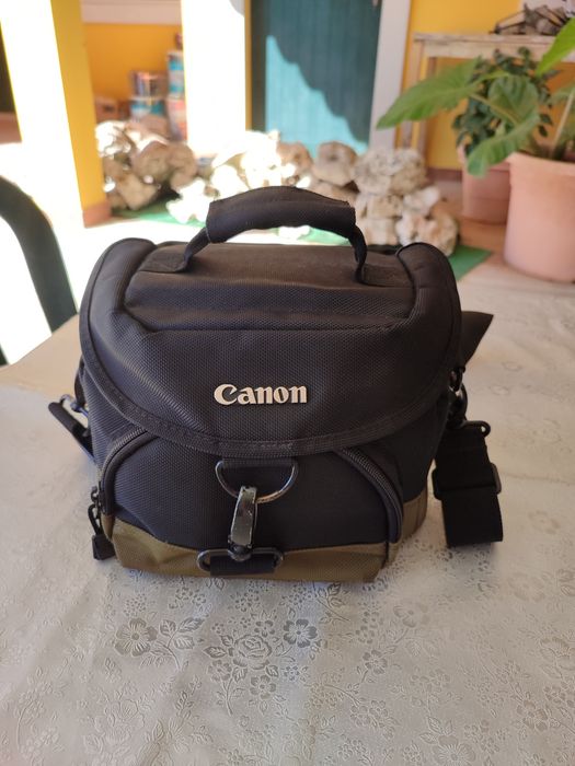 Canon 850D + Objetiva 18-55mm