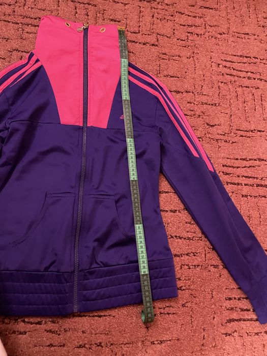 Фіолетова кофта Adidas.