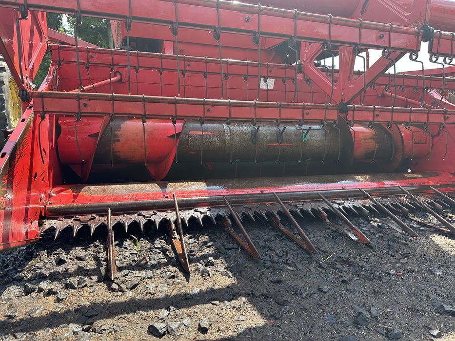 Зернозбиральний комбайн Massey Ferguson 440. 2 шт.