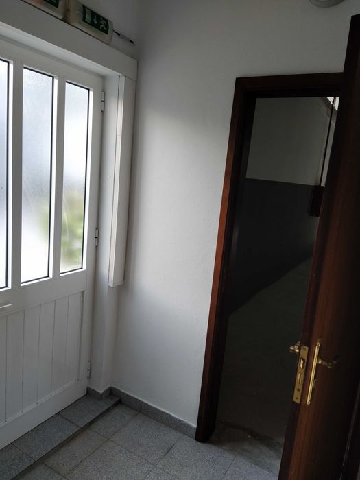 Arrenda-se armazém - Viana do Castelo