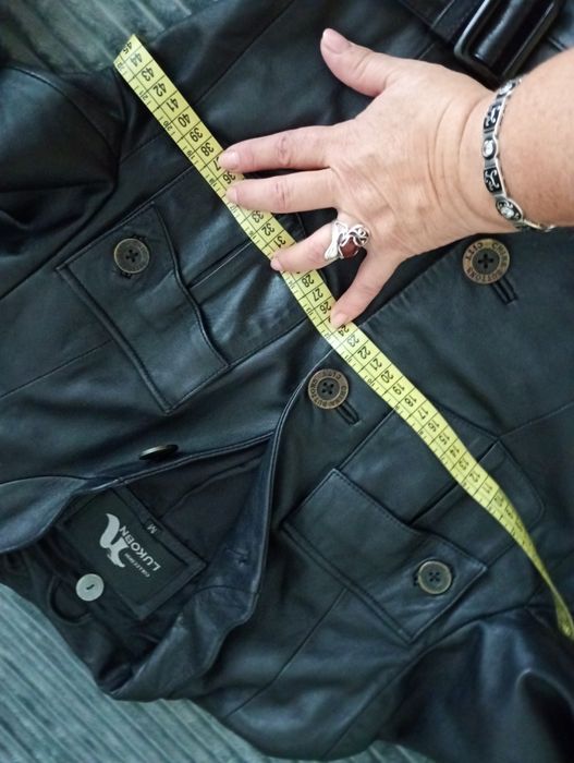 Шкіряна куртка М