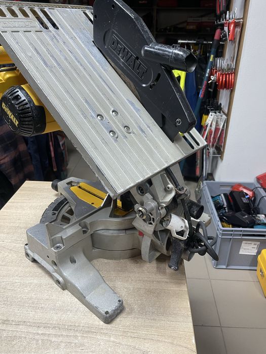 Dewalt D27113 / комбінована дискова пила Девольт