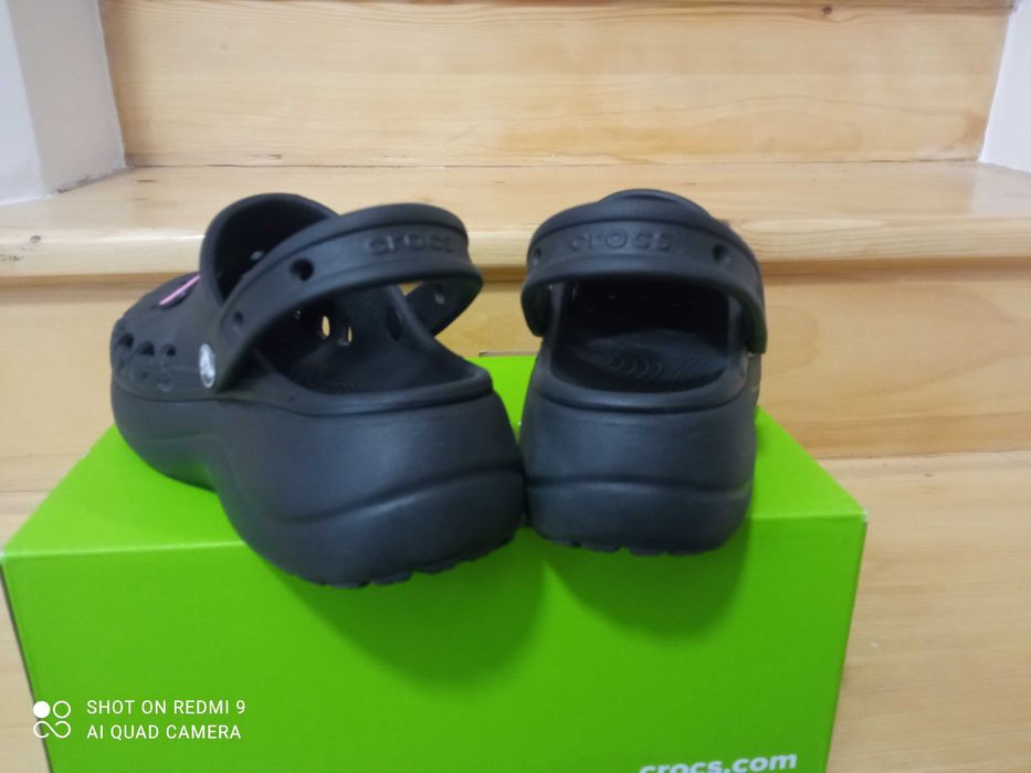 Crocs Baya czarne na platformie r.37 z przypinkami