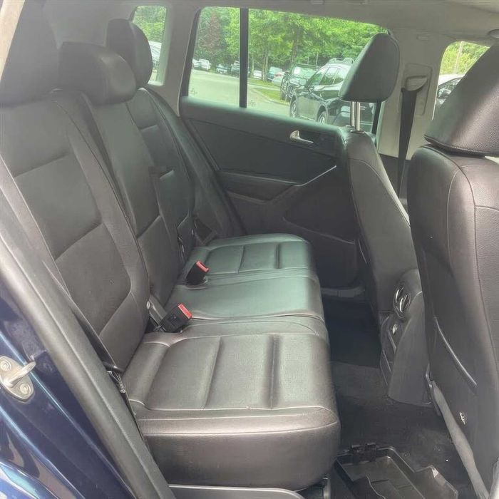 Volkswagen Tiguan SE 4Motion      2013