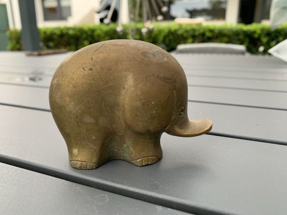 Figuras de animais em latão