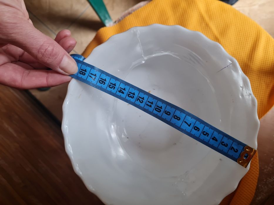 Салатниці люмінарк нові-70/1шт, вживана-60/1шт.