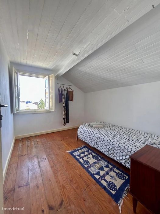 Quarto - localizado em Santo Ildefonso Porto