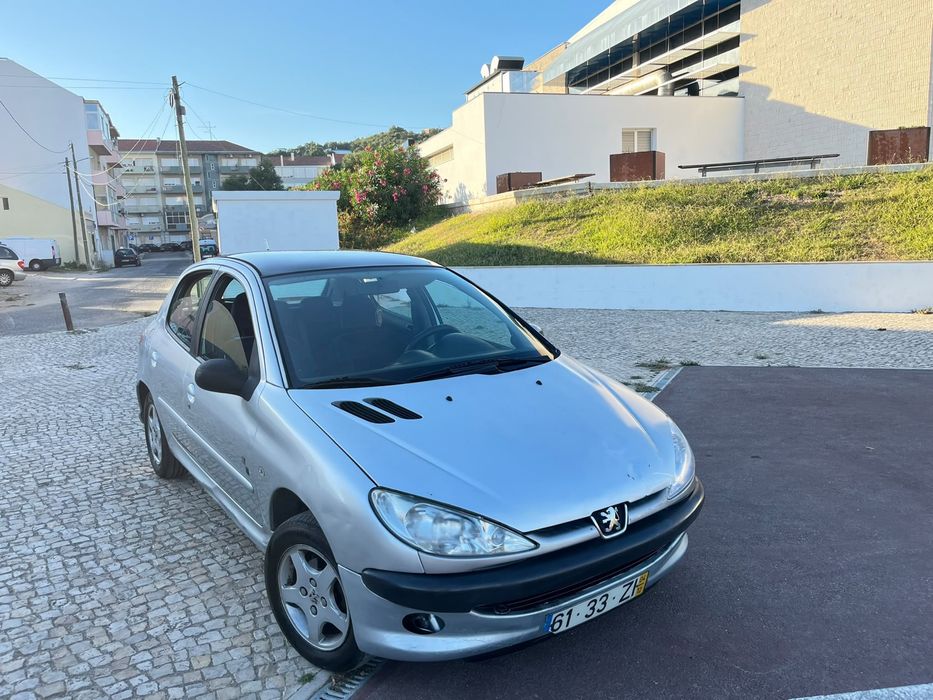 Peugeot 206 1.2 - Ano 2004