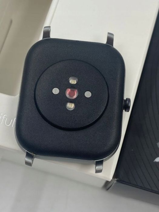 uszkodzony smartwatch amazfit gts czerwony gps 5 atm amoled  opis