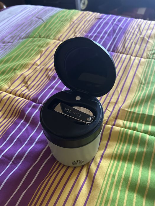 Caixa com colher427871073239060483