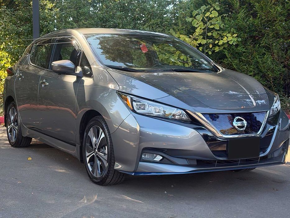 Nissan LEAF SV      2021