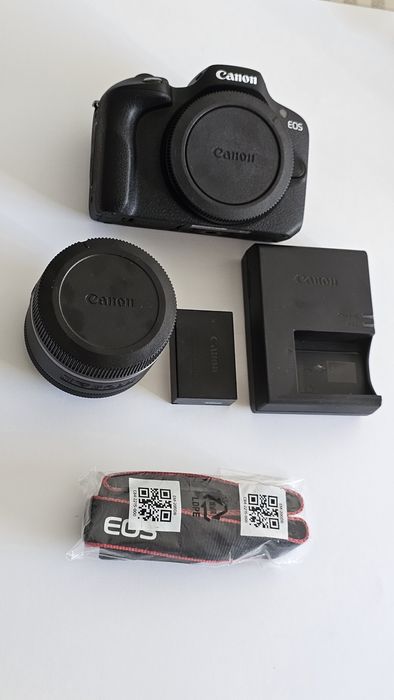 Canon EOS R100 com lente Canon RF 50mm