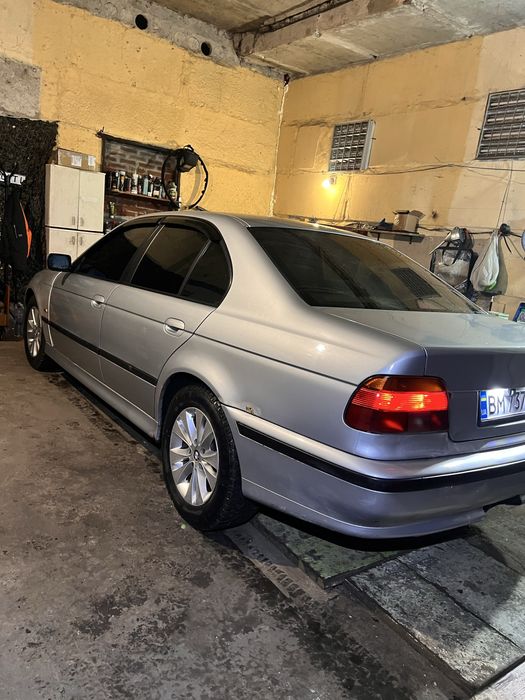 Продам BMW е39 520