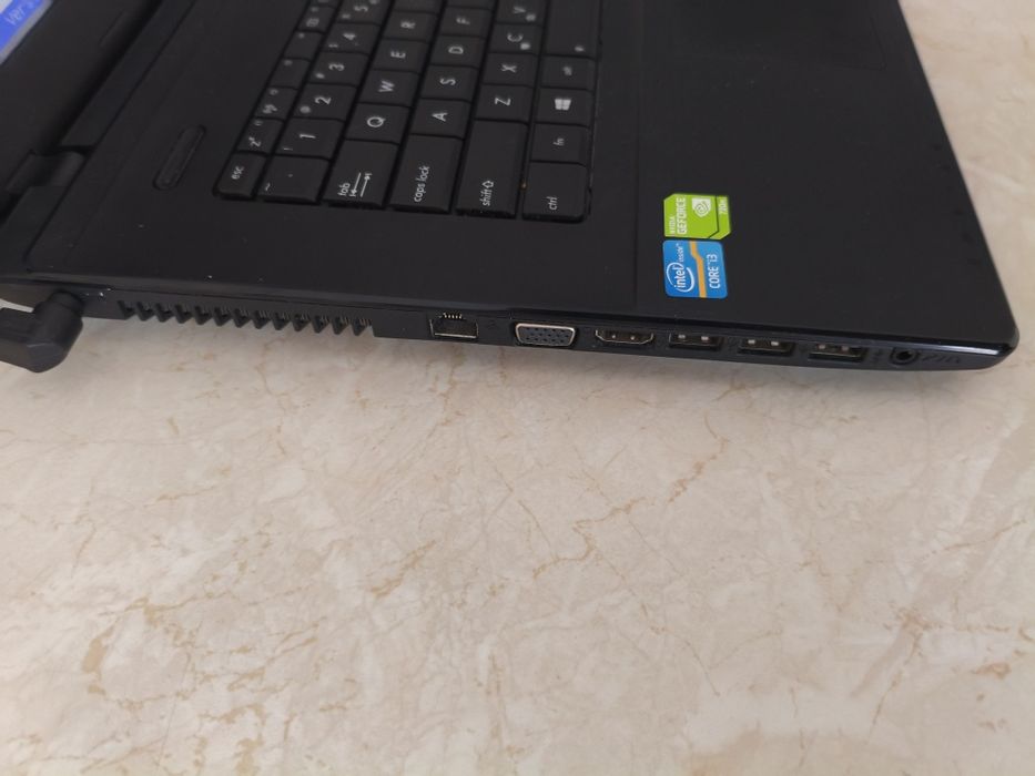 Uszkodzony laptop Asus R704V Series