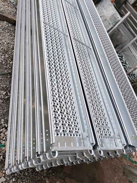Rusztowanie ramowe typ plettac 250 m2 podesty stalowe