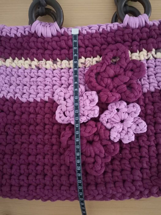 Mala em macramé rosa e púrpura