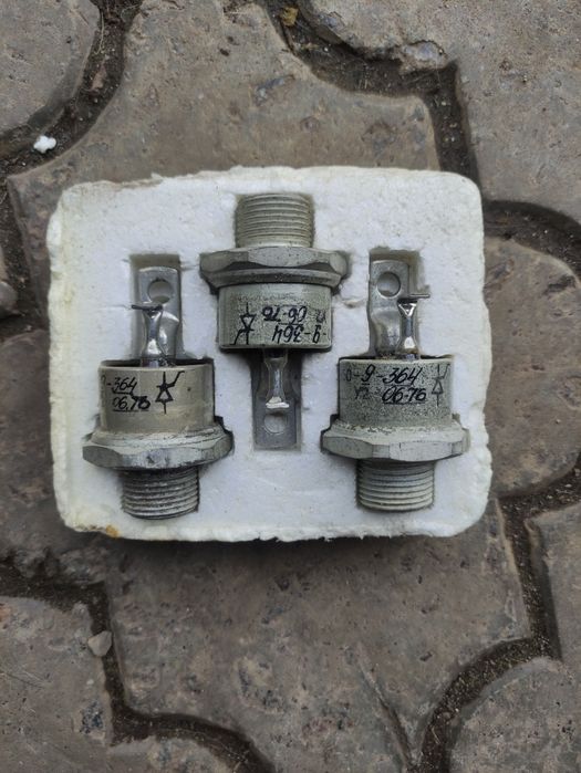 Тиристор ТЧ -50, Тиристоры