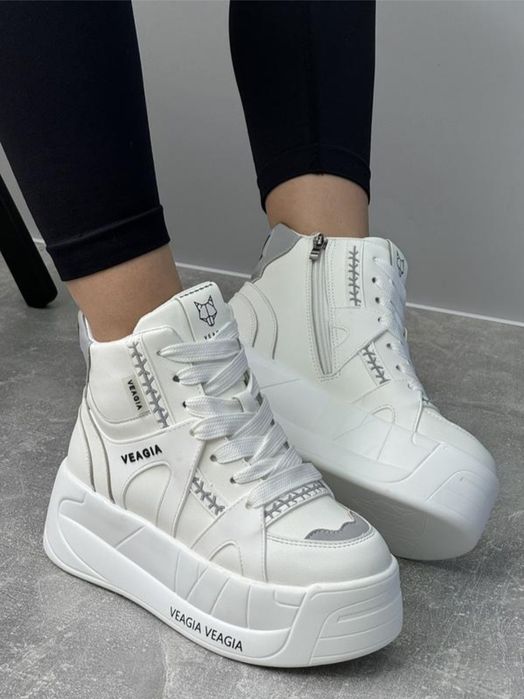 Кросівки ботінки 37(22.5см) йдуть на 34 на платформі зимові жіночі біл