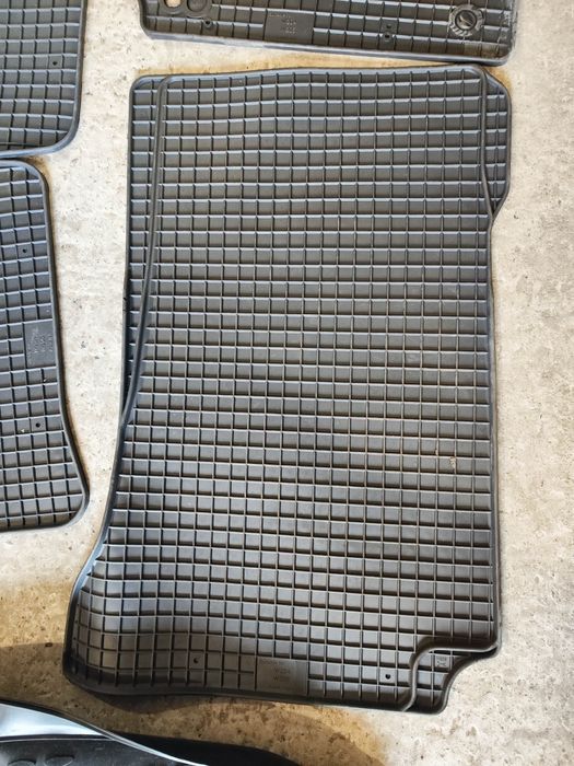 килимки Mercedes W204/W205