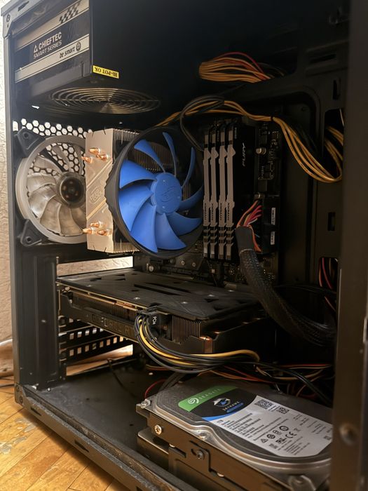 Персональний Комп'ютер характериатики в описі.