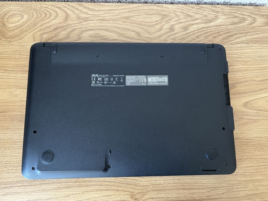 Ноутбук Asus X540S в хорошому стані