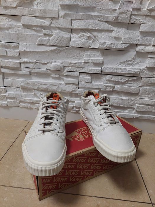 Buty Vans of the Wall r 42, 27 cm