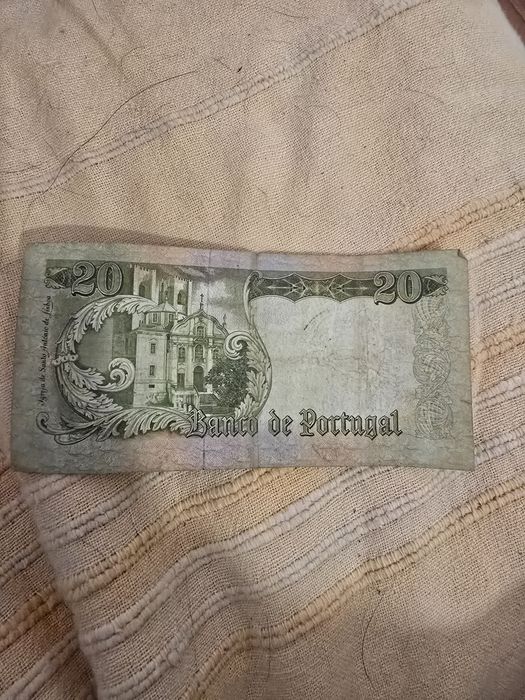 Moedas e notas antigas