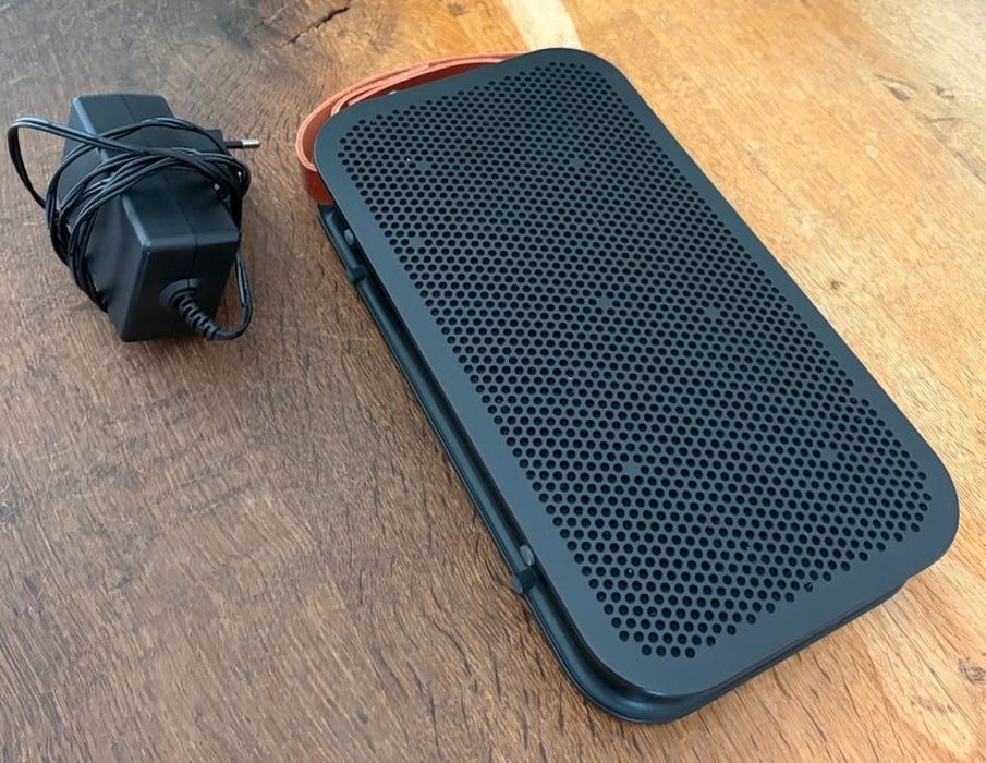 Bang & Olufsen Beoplay A2 — Preta — Excelente estado