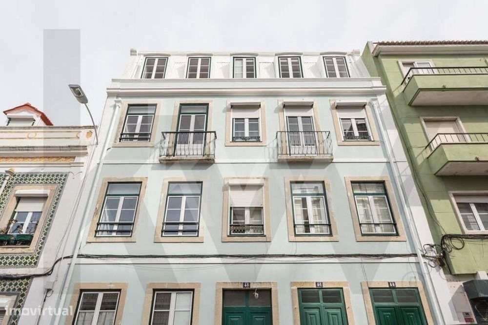 T2 DUPLEX com vistas amplas sobre Monsanto e a cidade, em Campolide