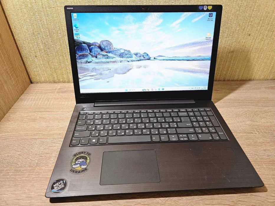 Ноутбук Lenovo V330-15IKB (i3-7020U, 8GB, 120GB SSD) Windows 11