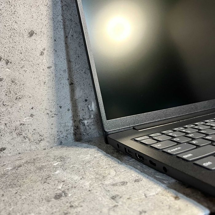 Laptop LENOVO V15 G4 AMN CPU: R5 7520 RAM 16GB SSD 512GB | Nowy |