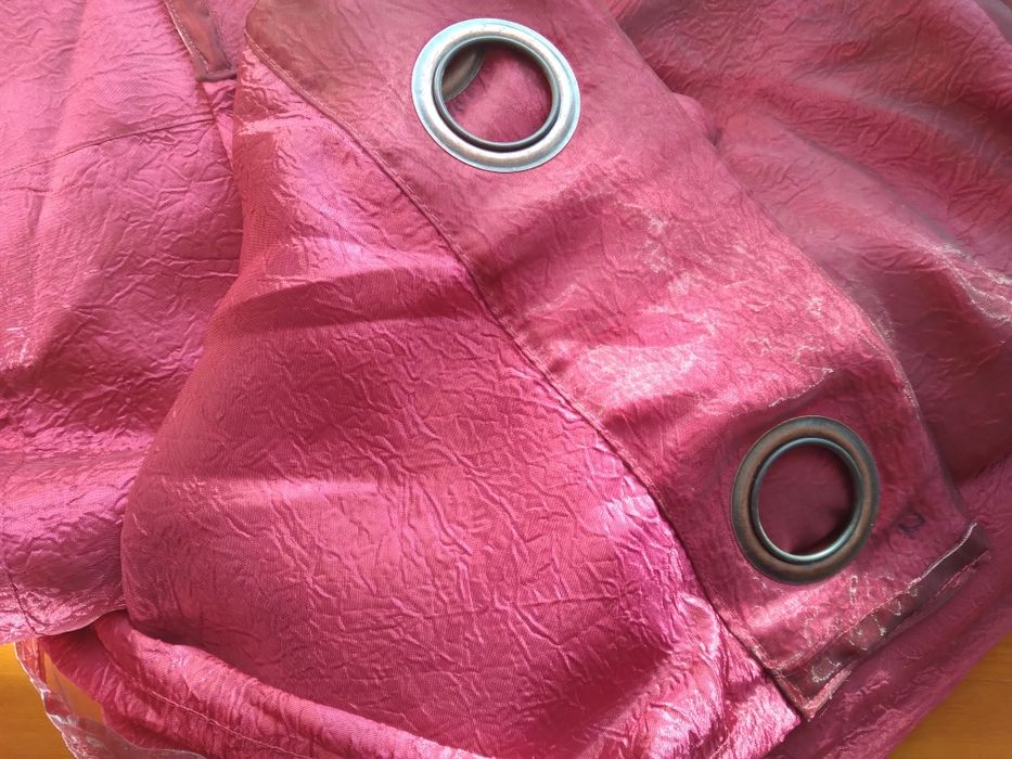 Cortinas duplas em bordeaux