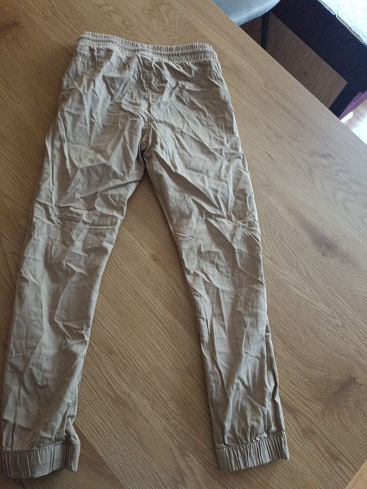 H&M beżowe jogery rozm 134