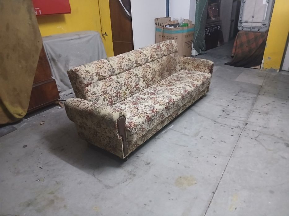 Sofá cama com arrumos