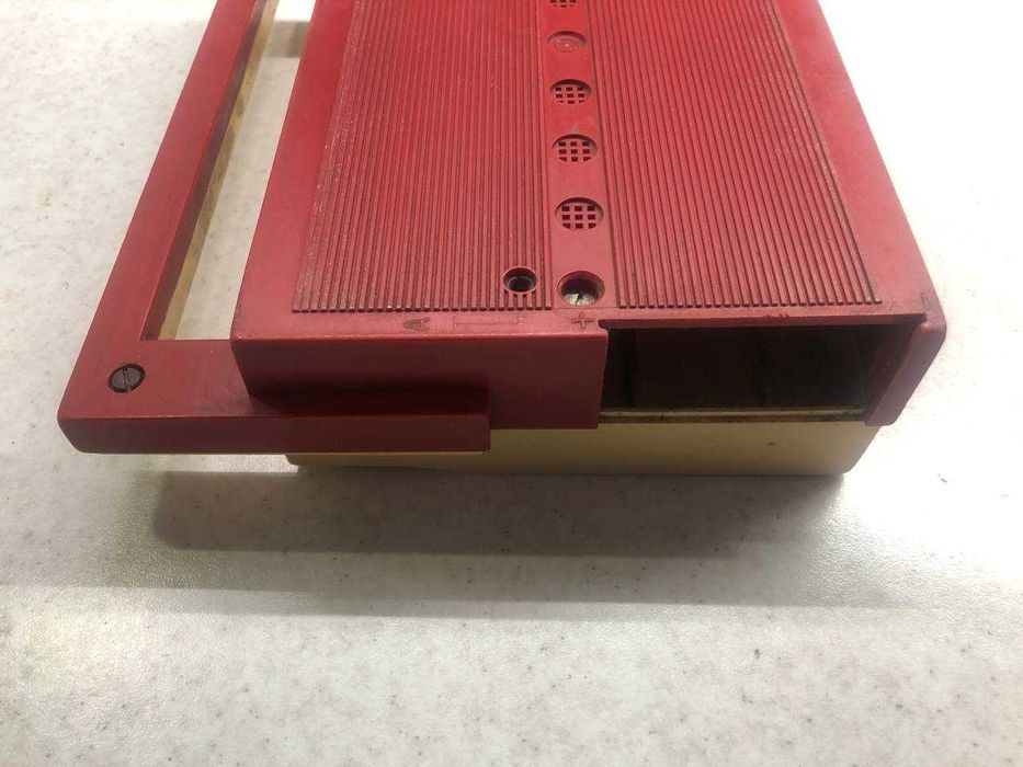 Радиоприемник Альпинист-2  Без крышечки батарейного отсека