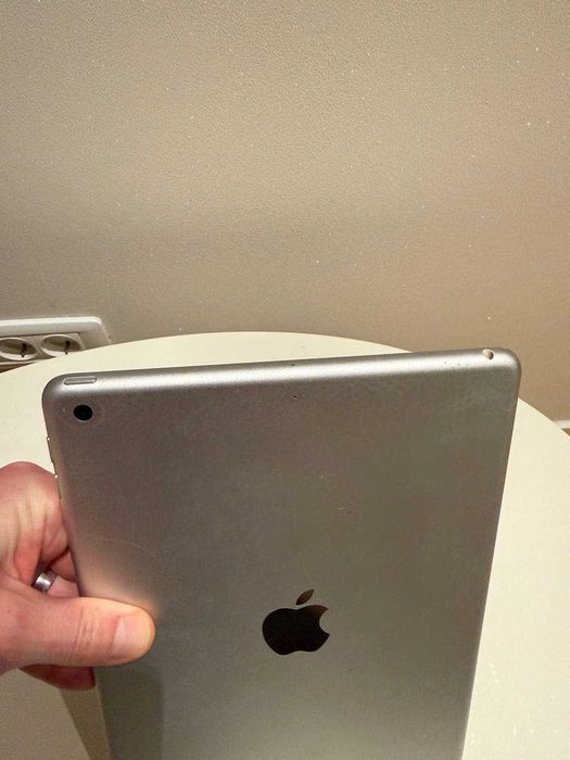 iPad 5 поколение 32GB wi-fi 2017
