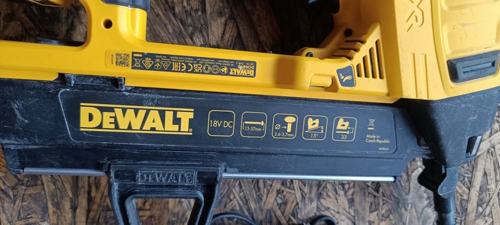 Gwoździarka do betonu DeWalt dcn890p1