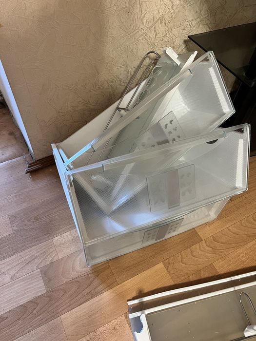 Полички до холодильника Liebherr
