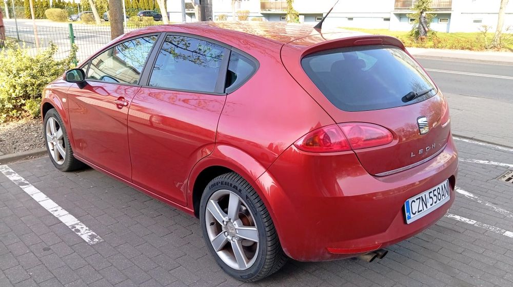 Seat Leon z Ładnym Kolorem 8x Airbag AluFelgi 17 Klimatronik