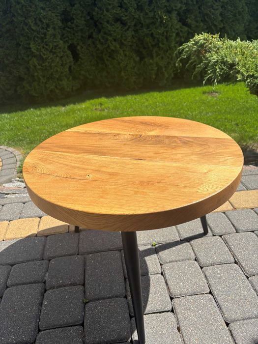 Okrągły stolik kawowy dąb + metal | nogi szpilki | ręcznie robiony | bordwood