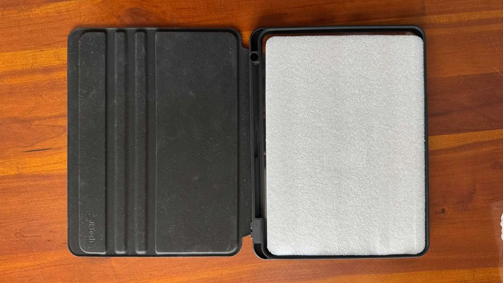 Capa para iPad Air 11'' nunca usada