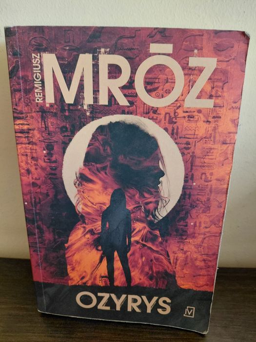 Ozyrys książka Remigiusz Mróz