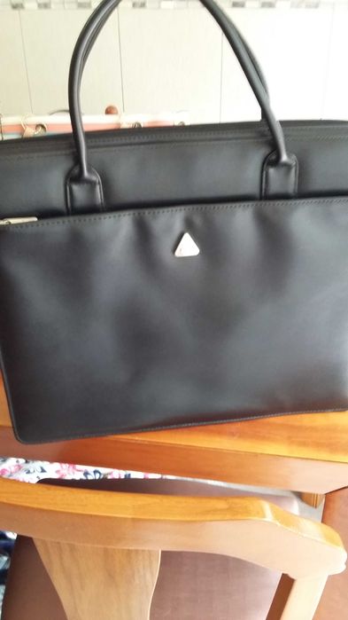 mala toda em couro para executivos