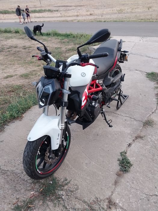 Продам мотоцикл BENELLI TNT302S