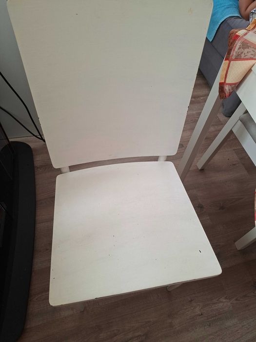Cadeiras pretas - pintadas branco