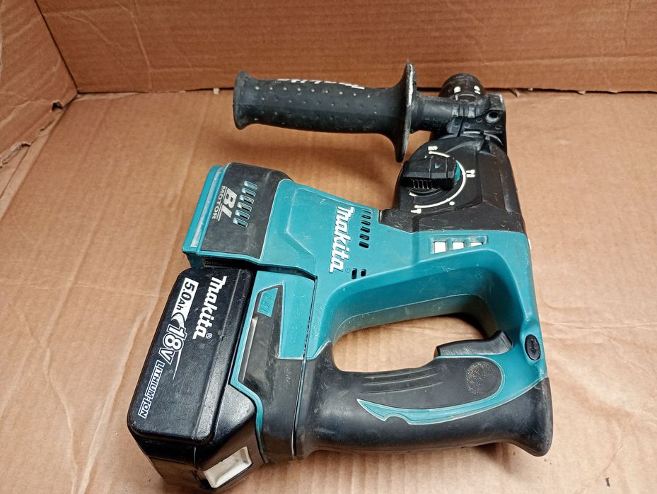 Młotowiertarka Makita DHR 243