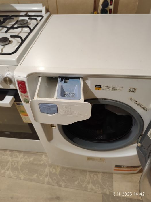 Pralko suszarka Hot Point Ariston Aqualitis 10kg uszkodzona